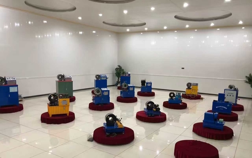 Últimas notícias da empresa sobre Como Configurar uma Máquina de Crimpagem de Mangueiras Hidráulicas para Vários Tipos de Mangueiras?