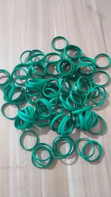 Anéis WF de moldagem por compressão com resistência a rasgos de 16-30 N/mm com material FKM