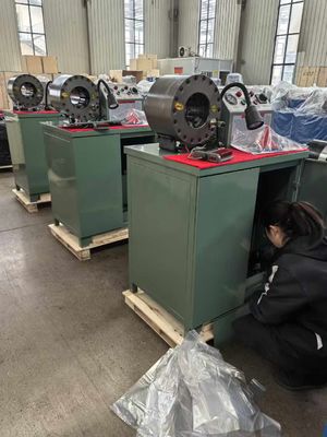 Processo de forja 6-51mm Estrutura compacta Máquina de enxaguamento de tubos de mangueira hidráulica 10 Dies Máquina de enxaguamento de mangueiras / Enxaguador de mangueiras