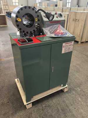 Tamanho de crimpagem de cor verde de 2 ”alcance até 2,5 polegadas de diâmetro interno da mangueira Big Force 600T Força de crimpagem Máquina de crimpagem de mangueira de borracha com faixa de 6-51 mm e 10 matrizes intercambiáveis ​​com ferramentas de molde de troca rápida