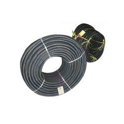 Bom preço. Mangueira de borracha flexível hidráulica tripla da tubulação de borracha hidráulica industrial de Sae100 6mm on-line