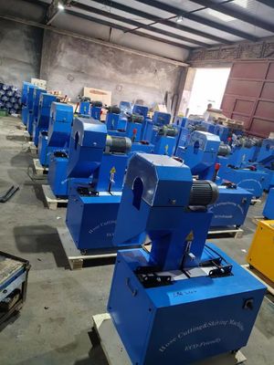 Bom preço. Cores azuis 128 KG E tamanho é 850 * 600 * 1200mm Características especiais Máquina de corte de mangueira hidráulica para corte automático on-line