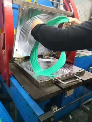 Bom preço. NBR/FKM/FFKM/EDPM/SI Borracha verde O Anéis OEM/ODM Moldura por compressão Com boa resistência ao óleo 16-30 N/mm Resistência ao rasgo on-line
