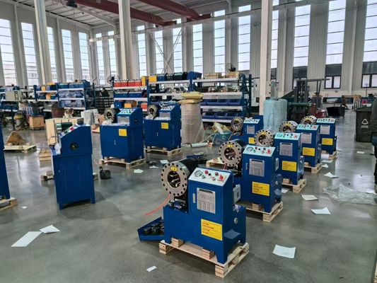 Máquina de enxaguamento de mangueira DX68 10 Dies 2 polegadas De 6 a 51 mm ± 0.01 mm 600T Força de enxaguamento 245Kg