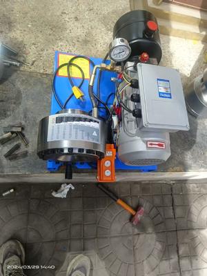 Bom preço. 220V 7 Dies Dies Hydraulic Hose Crinping Machine com uma faixa de crimpagem de 1 polegada para mangueiras de 6-25mm on-line