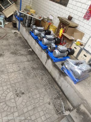 Máquina elétrica hidráulica para enxaguar mangueiras de pequeno diâmetro 6-25 mm com design compacto
