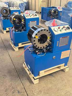Máquina de Crimpagem de Mangueiras Móvel DX68 com Força de Crimpagem de 600T e Eficiência de 200 Peças Por Hora