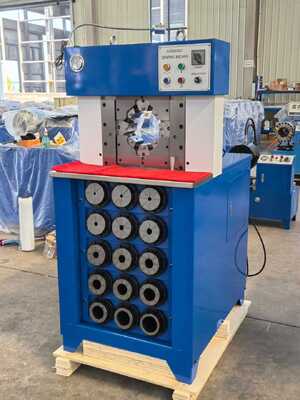 Máquina de enxaguar mangueira hidráulica de comando de botão azul com alcance de enxaguamento de 6-76 mm e abertura máxima de 165 mm