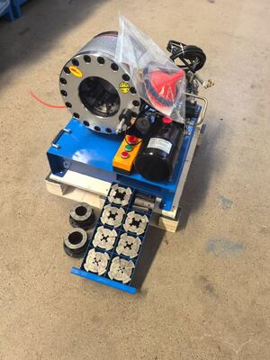Bom preço. 12V/24V Voltagem Máquina de Crimping Hidráulica mangueira com 600T Crimping Força 10 Dies e 6-51mm gama para carregamento de carro on-line
